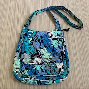Vera Bradley Camofloral Messenger / Crossbody Bag EUC